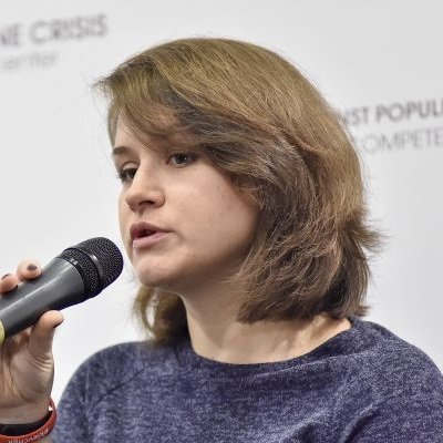 Avec ses collègues et des bénévoles du Centre pour les libertés civiles, Sasha Romantsova documente les attaques et crimes de guerres commis par l'armée russe en Ukraine. 
