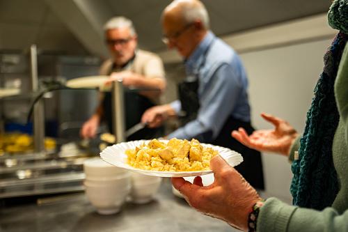 Au menu de l'association On Egin ce jeudi, poulet-curry et riz madras.