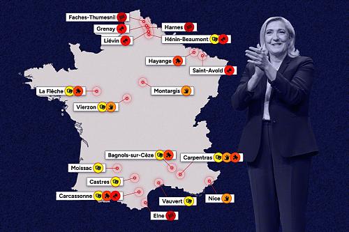 Marine Le Pen à côté de la carte des villes conquises par le RN lors des dernières municipales