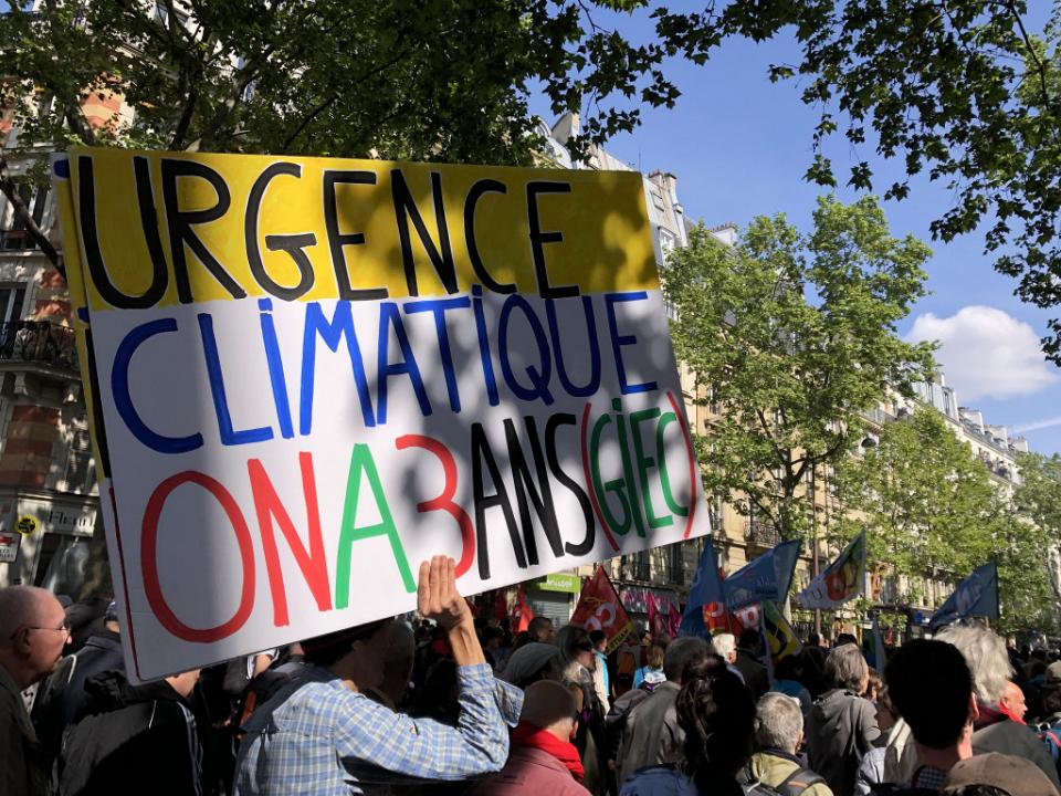 pancarte urgence climatique