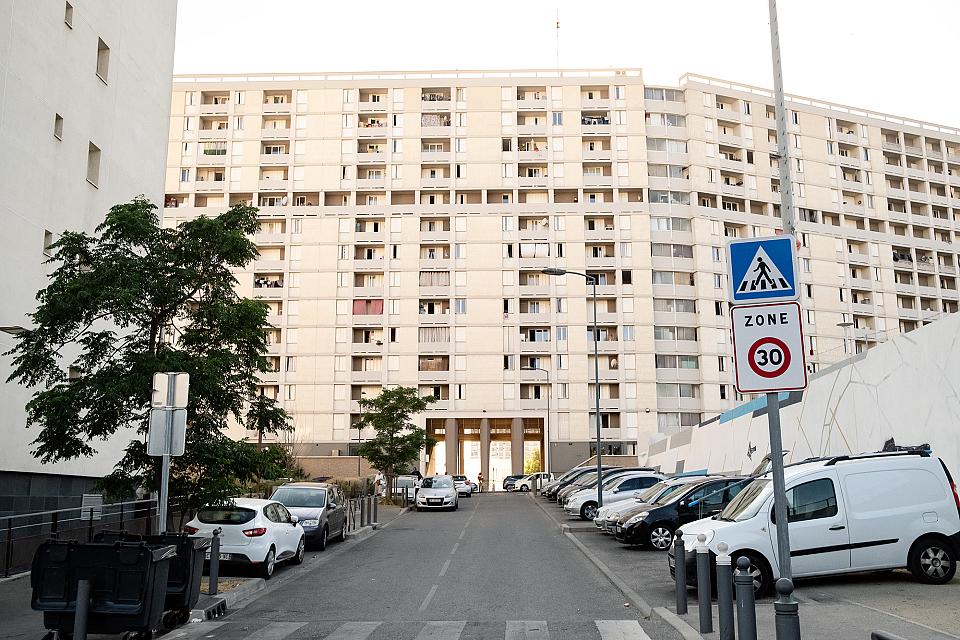 un immeuble de logements dans le 13ème arrondissement de Marseille