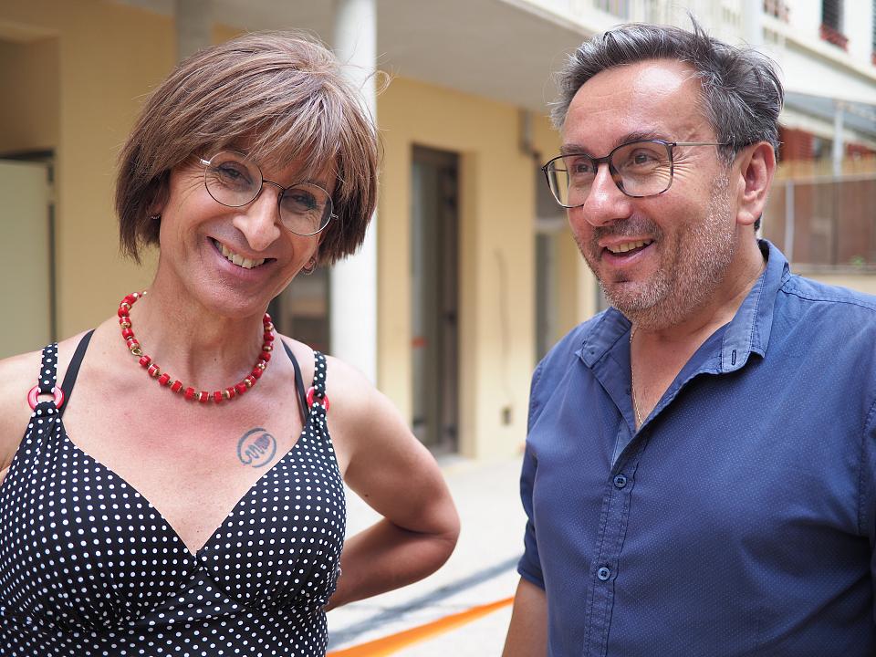 Alice et Benjamin côte à côte, souriants.