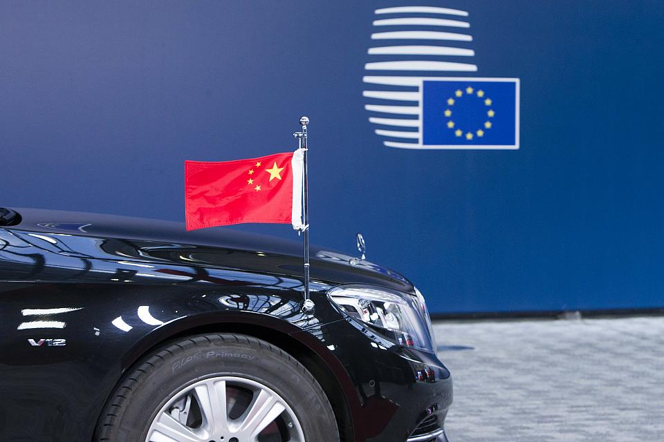Accord d’investissements UE-Chine : rien pour les droits humains, pas grand chose pour le climat
