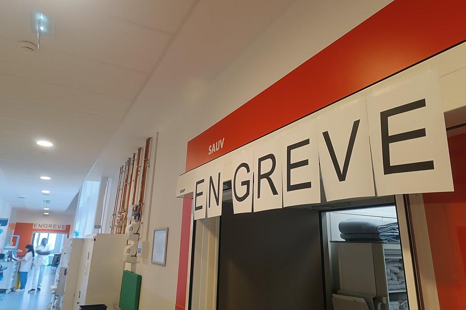 Le service des urgences de l'hôpital Édouard Herriot à Lyon en grève