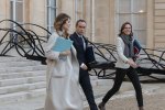 De gauche à droite, Maud Bregeon, Sébastien Lecornu et Amélie de Montchalin, marchent à la sortie d'un Conseil des ministres.